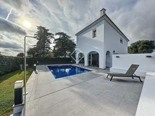Xalet a Cala en Porter. Villa recién reformada de 3 dormitorios con piscina privada en v