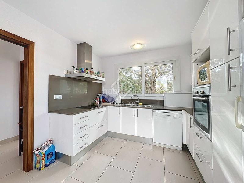 Foto 2e36773d-4694-4aaf-981d-765a5916f284. Xalet amb calefacció aparcament piscina a Cala en Porter Alaior