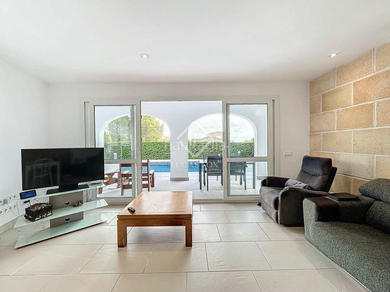 Foto 3a929f61-785f-49a4-adaa-0a6685895f7c. Xalet amb calefacció aparcament piscina a Cala en Porter Alaior