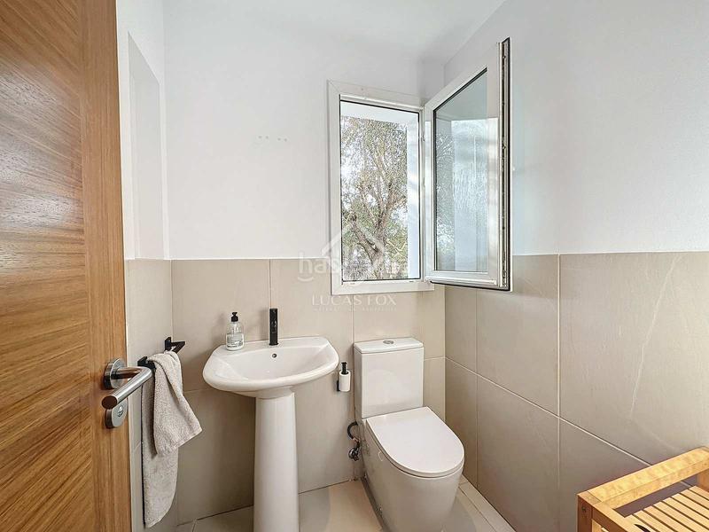 Foto 6c765f7a-1a1f-410e-a469-bfbb9bffc724. Xalet amb calefacció aparcament piscina a Cala en Porter Alaior