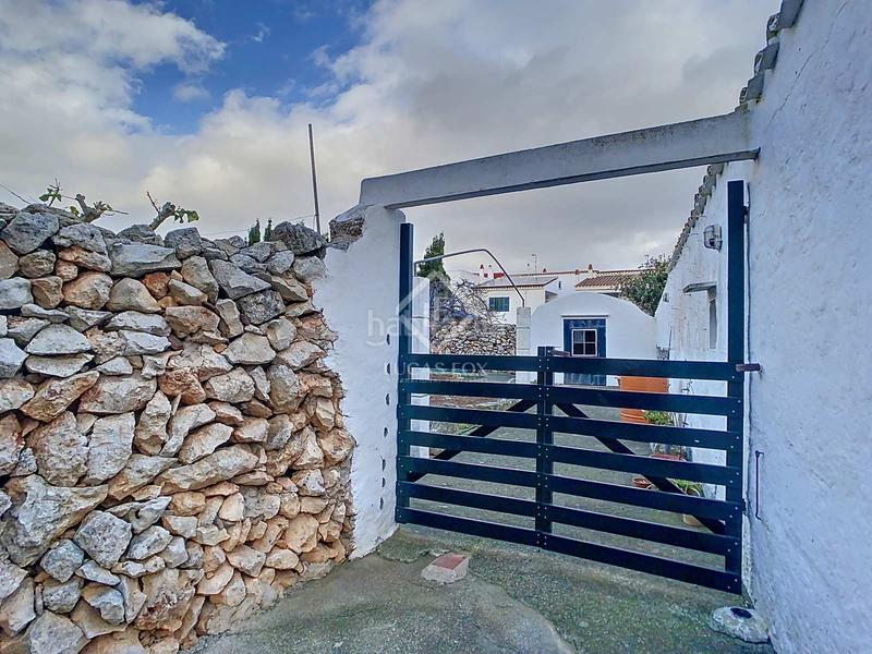 Foto 5a724159-1f66-41a5-8681-5a8321a6f6d8. Chalet con parcheggio in Sant Lluís-s´ullestrar-torret Sant Lluís