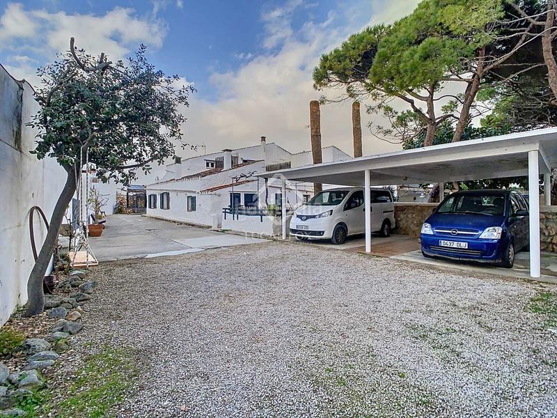 Foto ba3c8a24-bbc5-43ce-ad2e-b9fb0074dc64. Chalet con parcheggio in Sant Lluís-s´ullestrar-torret Sant Lluís