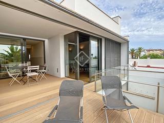 Chalet in Ciutadella. Estupenda casa adosada en excelentes condiciones de 3 dormitorio