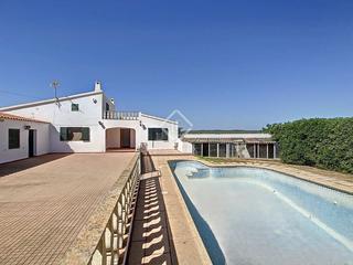 Mas à Cala d´En Bosch-Serpentona. Casa rural de 6 dormitorios rodeada de naturaleza en venta en ci