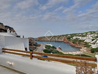 Piso en Cala Morell. Estupendo piso de 2 dormitorios, terraza, aparcamiento y licenci