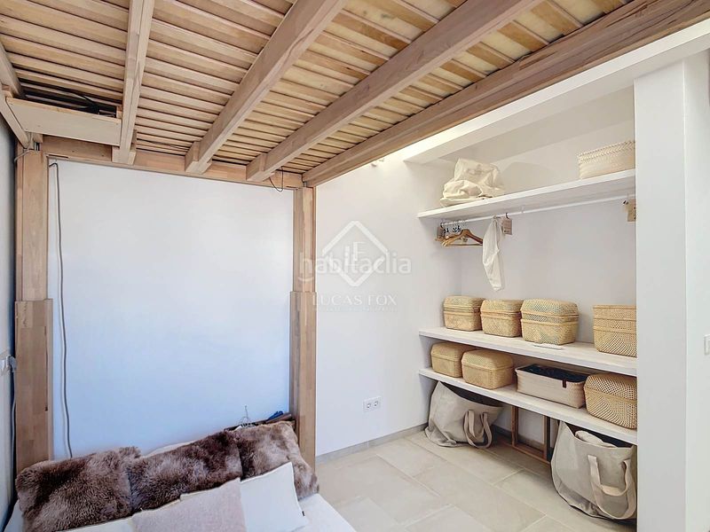 Foto bd1bca9f-20da-48c6-b10a-afca88856c16. Piso estupendo piso de 2 dormitorios, terraza, aparcamiento y licencia turística en venta en primera línea de mar en Cala Morell, ciuta en Ciutadella de Menorca