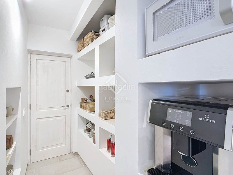 Foto dcf10438-ca8c-4c5e-a623-58ed3be64ac3. Piso estupendo piso de 2 dormitorios, terraza, aparcamiento y licencia turística en venta en primera línea de mar en Cala Morell, ciuta en Ciutadella de Menorca