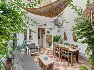 Xalet a Ciutadella. En venta casa en ciudadela menorca, con tres dormitorios, patio