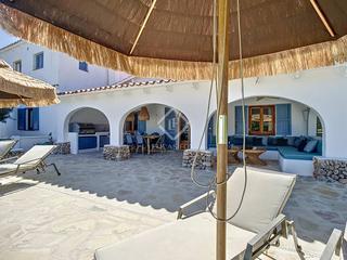 Miete Chalet in Alaior Poble. Lujosa villa en excelentes condiciones de 4 dormitorios con pisc