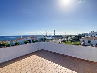 Chalet en Cala dEn Bosch-Serpentona. Villa de 4 dormitorios con piscina y garaje en venta en cap dart