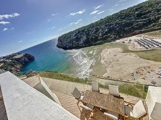 Chalet à Cala en Porter. Estupenda villa con piscina privada con increíbles vistas al mar