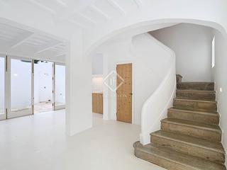 Chalet en Ciutadella. Estupenda casa completamente reformada de 4 dormitorios con pati