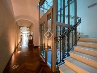 Office space in Molí des Pla-Andrea Doria. Oficina en venta en un edifico reformado con estilo señorial en