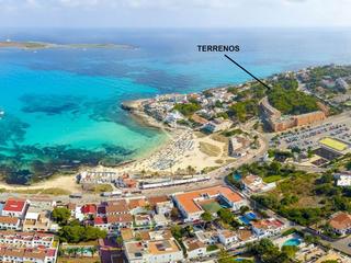 Finca rústica en Biniancolla-Punta Prima. Parcela edificable en segunda línea de mar a pocos metros de la