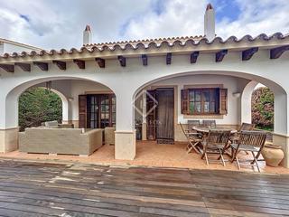 Chalet à Es Migjorn Gran Poble. Villa en excelentes condiciones de 4 dormitorios en venta en es