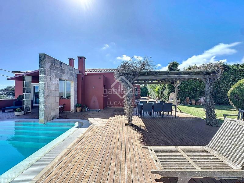 Foto 12233de7-fccd-448f-ac8c-2be0b74da668. Chalet increíble villa con piscina y vistas al mar en venta a pocos metros de la playa de punta prima, en Sant Lluís
