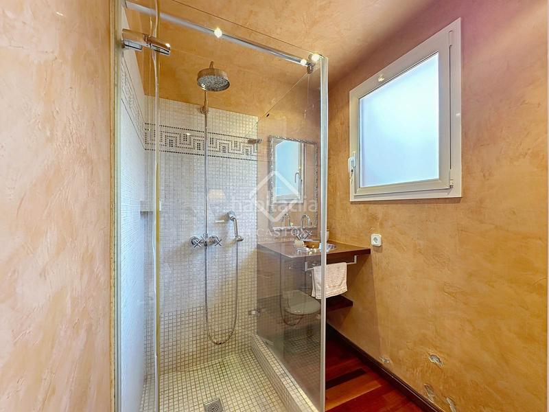 Foto f01dfea8-a936-4055-9c61-3c9a0ffaccef. Chalet increíble villa con piscina y vistas al mar en venta a pocos metros de la playa de punta prima, en Sant Lluís