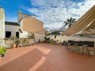 Pis a Ciutadella. Estupendo piso de 2 dormitorios con una terraza de 92 m en venta