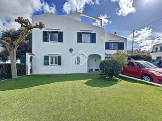 Xalet a Son Vilar-Trepucó. Casa de estilo menorquín con jardín privado, en venta en son vil