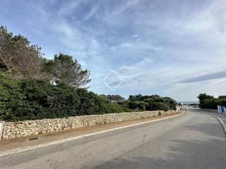 Finca rústica a Sant Climent-Es Canutells. Parcela edificable cerca del mar en venta en cala binidalí, maó