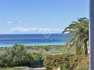 Chalet à Son Bou-Sant Jaume. Casa adosada de 4 dormitorios con piscina privada en venta a poc