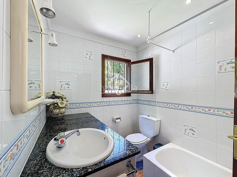 Foto 250b2d48-e51b-4924-af78-021c4c60380e. Chalet con parcheggio piscina in Son Bou-Sant Jaume Alaior