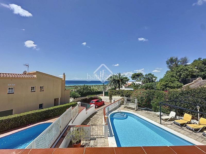 Foto ca8ca8a6-937b-48b1-87f7-dc380c324aa9. Chalet con parcheggio piscina in Son Bou-Sant Jaume Alaior
