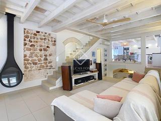 Chalet en Ciutadella. Preciosa casa de 3 dormitorios en venta en el corazn del casco