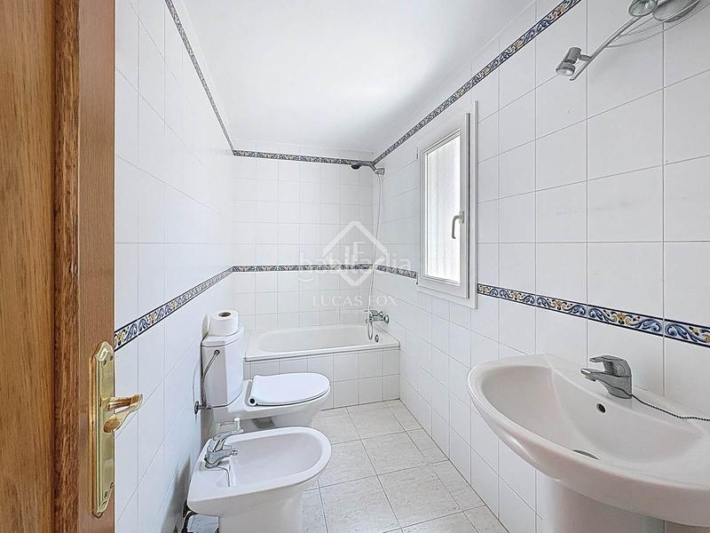 Foto 6ba90b96-7180-4256-bbb2-4cf6e9f2f7d2. Chalet casa en excelentes condiciones de 3 dormitorios en venta en sant lluis en Sant Lluís