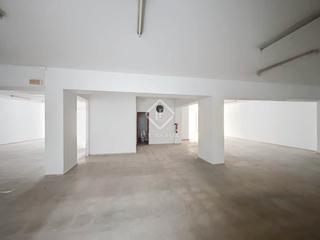 Bureau à Molí des Pla-Andrea Doria. Local oficina en planta baja con licencia para apartamento en ve