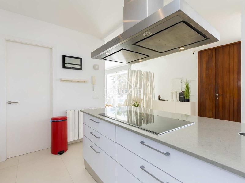 Foto 18261bf0-2628-42f8-a527-be306fa009a9. Chalet villa contemporánea de 4 dormitorios y un anexo en venta , menorca en Sant Lluís