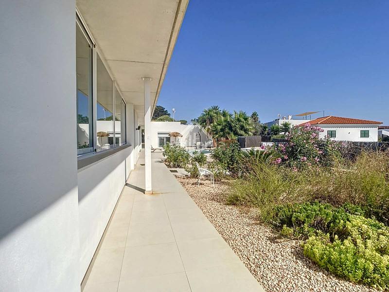Foto 18dbf48e-9af7-4757-b571-f88d0c7ee7a3. Chalet villa contemporánea de 4 dormitorios y un anexo en venta , menorca en Sant Lluís