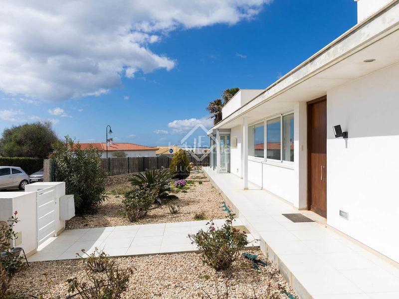 Foto 7c03b275-71f2-41ab-a29f-5b5ce7f477ea. Chalet villa contemporánea de 4 dormitorios y un anexo en venta , menorca en Sant Lluís