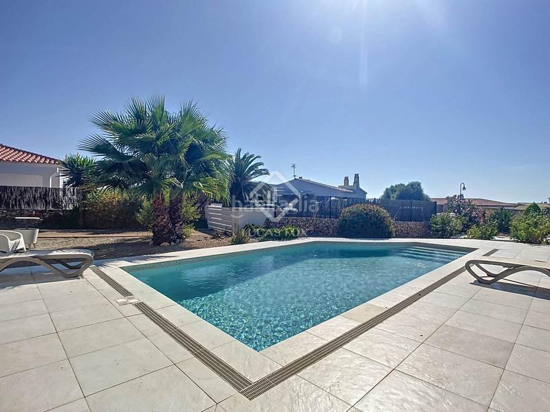 Foto a0c3b559-99fd-44d2-8db4-f1ec6d9a1b55. Chalet villa contemporánea de 4 dormitorios y un anexo en venta , menorca en Sant Lluís
