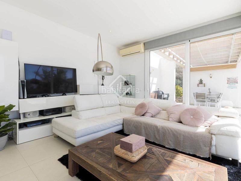 Foto ba578501-cae7-404c-9ff4-2e7138ca8e0a. Chalet villa contemporánea de 4 dormitorios y un anexo en venta , menorca en Sant Lluís
