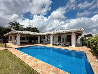 Xalet a Sant Climent-Es Canutells. Preciosa villa unifamiliar con piscina privada y licencia turíst
