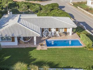 Chalet à Sant Climent-Es Canutells. Preciosa villa unifamiliar con piscina privada y licencia turíst