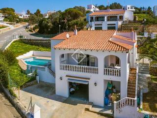 Chalet à Sant Climent-Es Canutells. Chalet para reformar con piscina en segunda linea de mar en es c