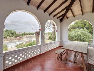 Chalet in Ciutadella. Villa típica menorquina de 4 dormitorios en venta en ciutadella