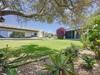 Xalet a Cap d´en Font-Binissafúller. Villa de lujo con piscina, totalmente reformada en venta a pocos