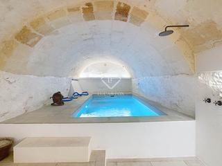 Xalet a Ciutadella. Espectacular casa de 4 dormitorios con patio y piscina en venta