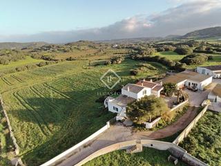 Masia a Ses Salines de Fornells. Casa rural de 4 dormitorios y gran terreno en venta en maó, isla