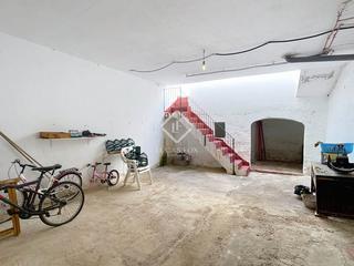 Xalet a Ciutadella. Casa de 4 dormitorios con garaje, amplio patio semicubierto y es