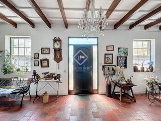 Casale in Alaior Poble. Antigua casa menorquina para reformar con 110 hectáreas de terre