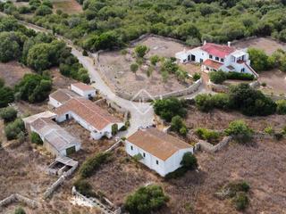 Masia a Alaior Poble. Finca rústica de seis dormitorios con licencia turística, en med