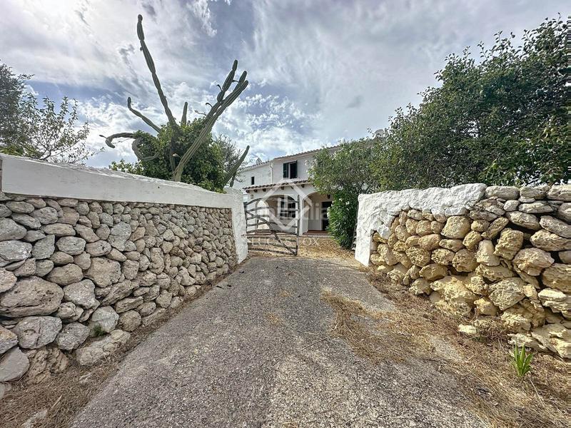 Foto e22db034-5a40-49d0-89a7-5af473bd452a. Masia amb aparcament a Alaior poble Alaior