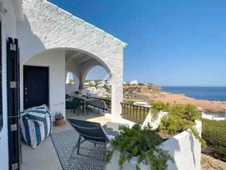 Chalet in Cala Morell. En venta villa con vistas al mar con licencia turística con vist