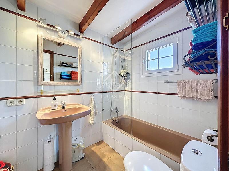 Foto 4451163d-3687-4381-bac3-87674e03b135. Xalet amb calefacció aparcament piscina a Sant Lluís-s´ullestrar-torret Sant Lluís