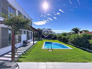 Xalet a Sant Climent-Es Canutells. Villa moderna con vistas panorámicas al mar y licencia turística