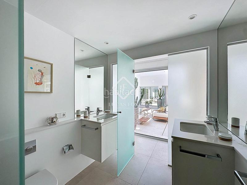 Foto 50cb7440-f087-46d8-bbc8-41a40fac7e47. Chalet con riscaldamento parcheggio piscina in Biniancolla-Punta Prima Sant Lluís